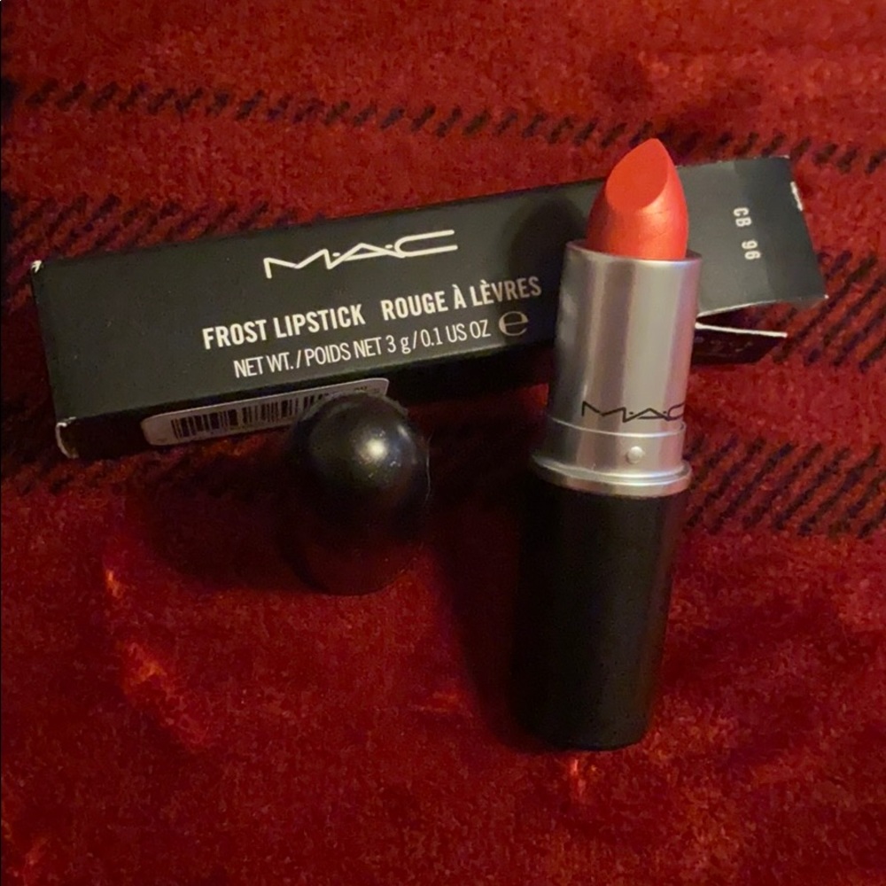 BNIB MAC Cosmetics Frost Lipstick in CB 96